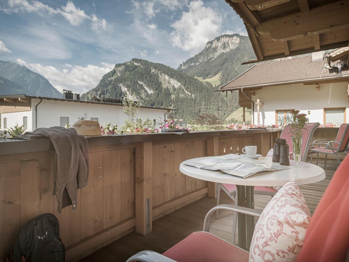 Hotel Garni Larcherhof Mayrhofen Exteriör bild