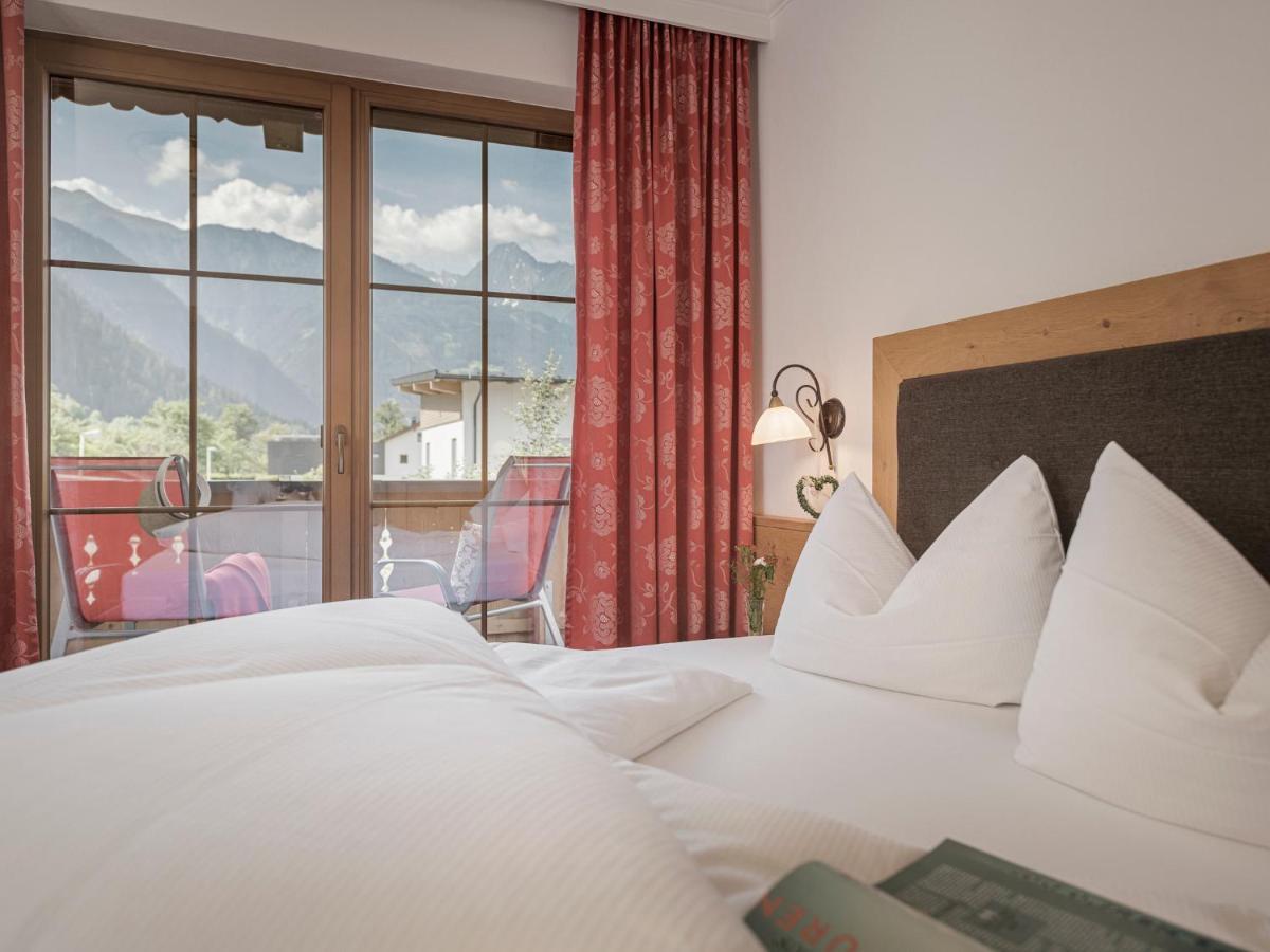 Hotel Garni Larcherhof Mayrhofen Exteriör bild