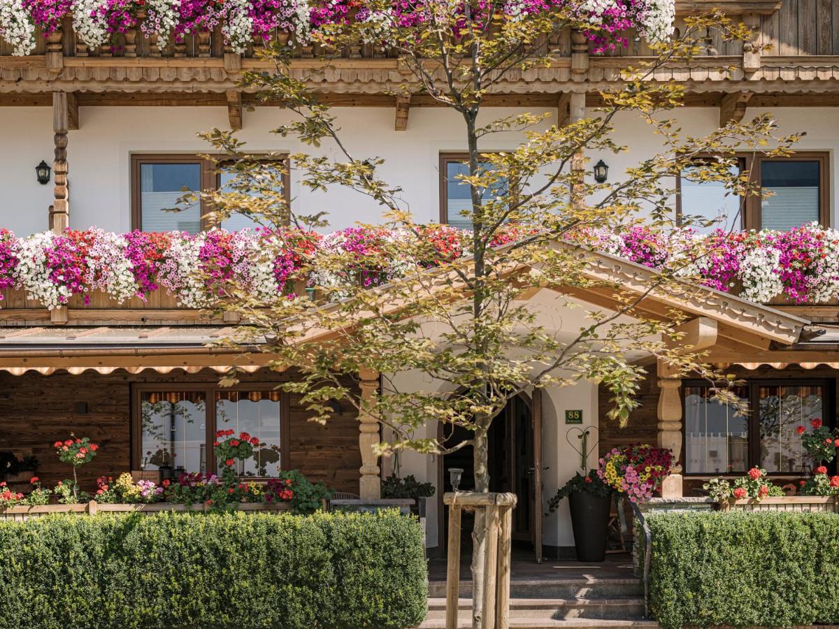 Hotel Garni Larcherhof Mayrhofen Exteriör bild