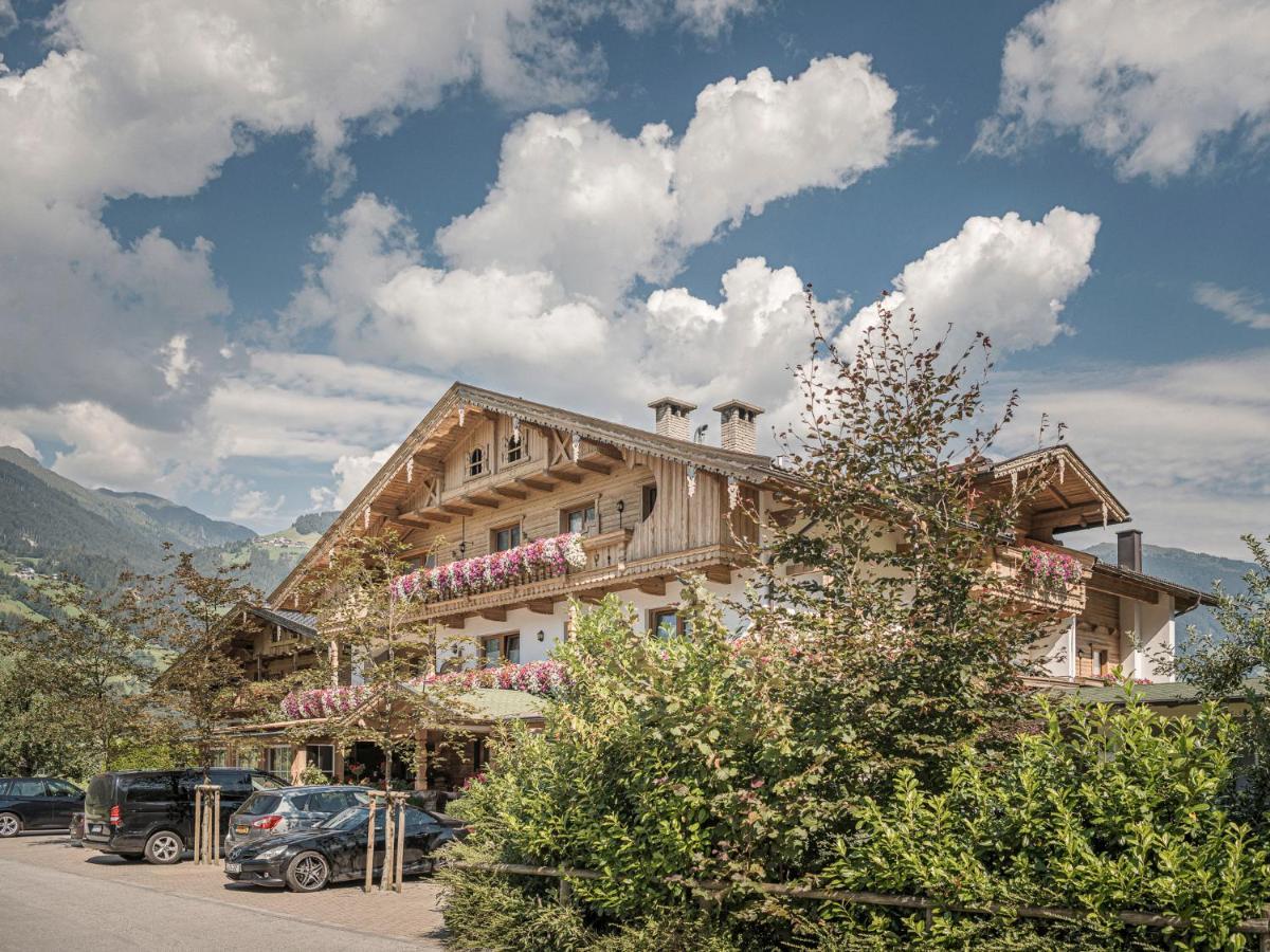 Hotel Garni Larcherhof Mayrhofen Exteriör bild
