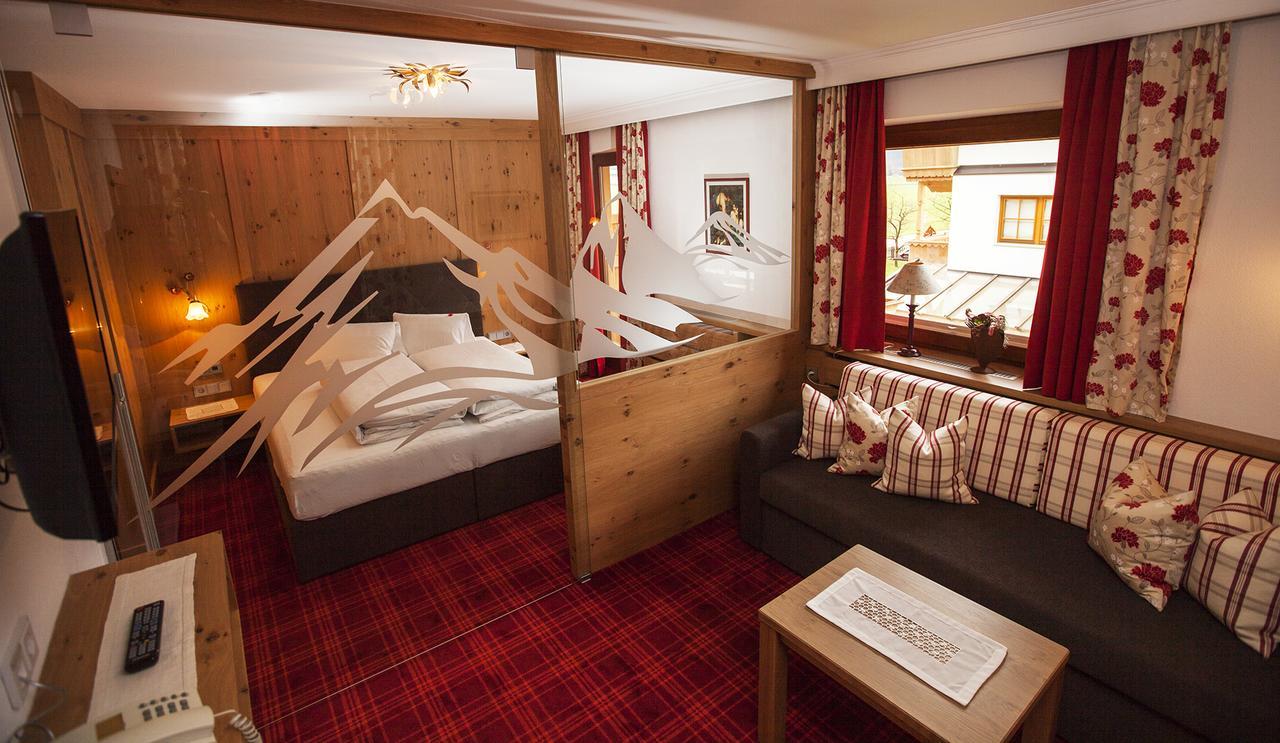 Hotel Garni Larcherhof Mayrhofen Exteriör bild